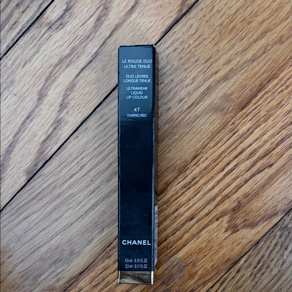 CHANEL LE ROUGE DUO IN DARING RED